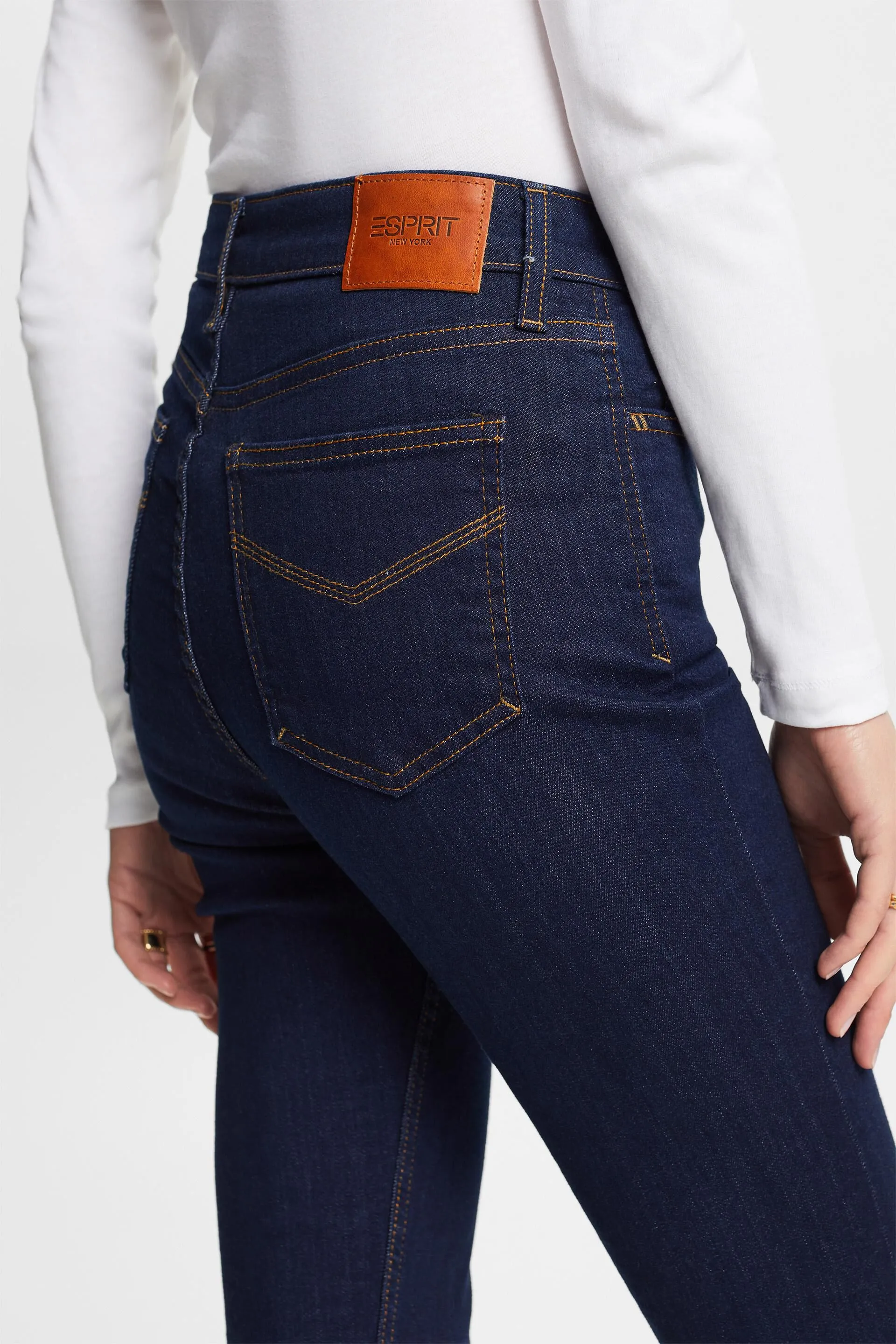 JEANS HIGHRISE BOOTCUT FIT