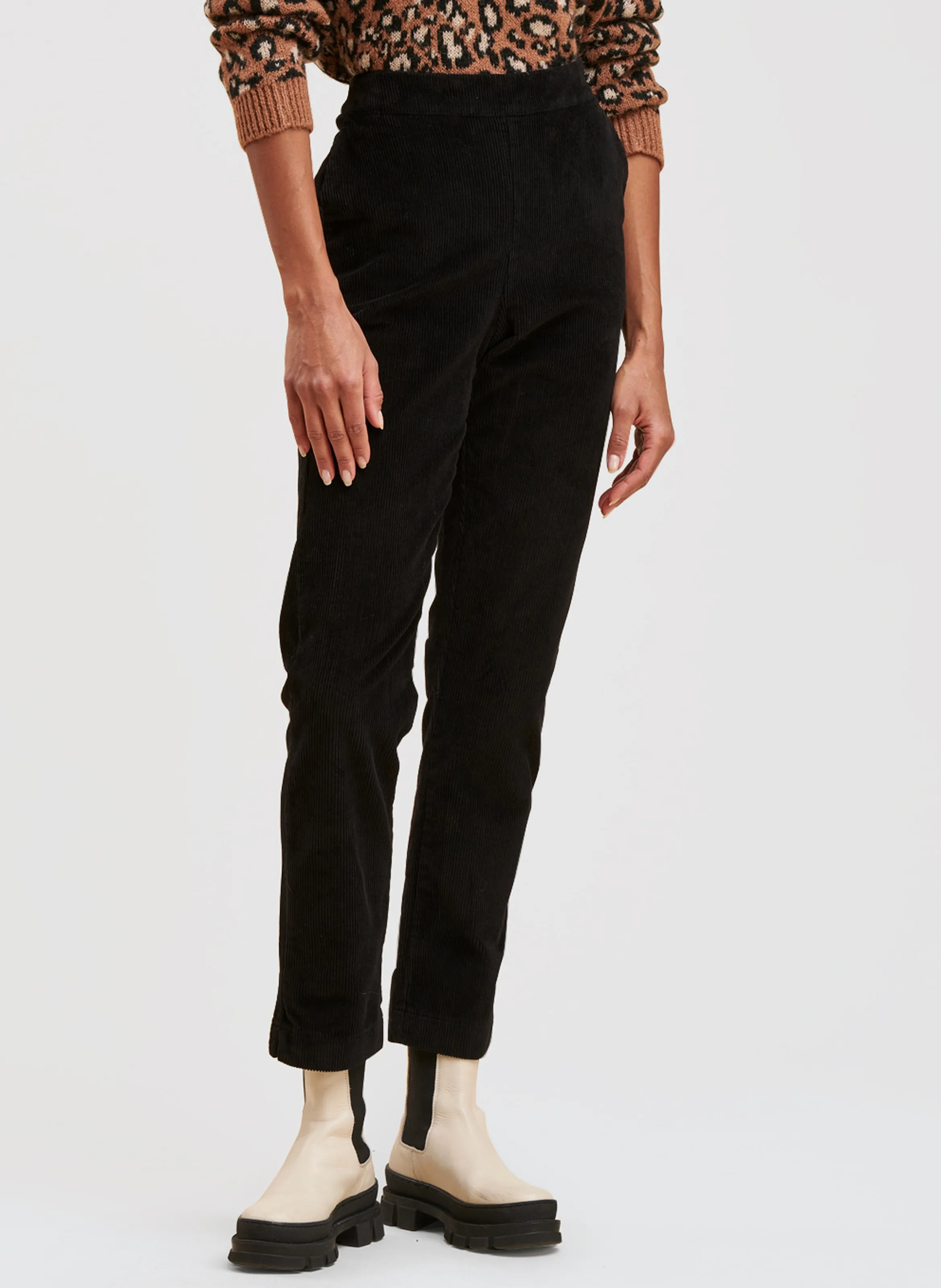 LA FEE MARABOUTEE Pantalón recto de mezcla de algodón de talle alto en negro
