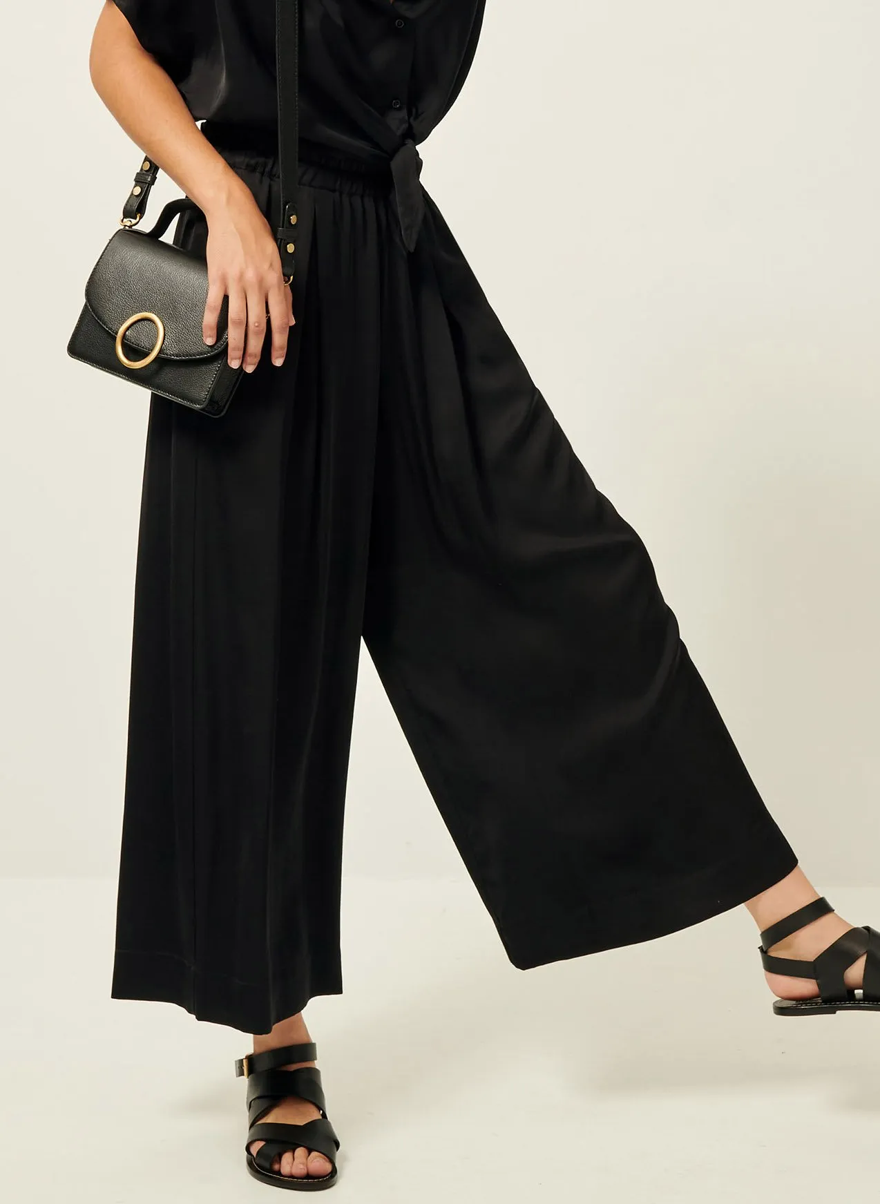 SESSUN ISLA NIGHT  PANTALóN ANCHO VAPOROSO DE TALLE ALTO EN NEGRO