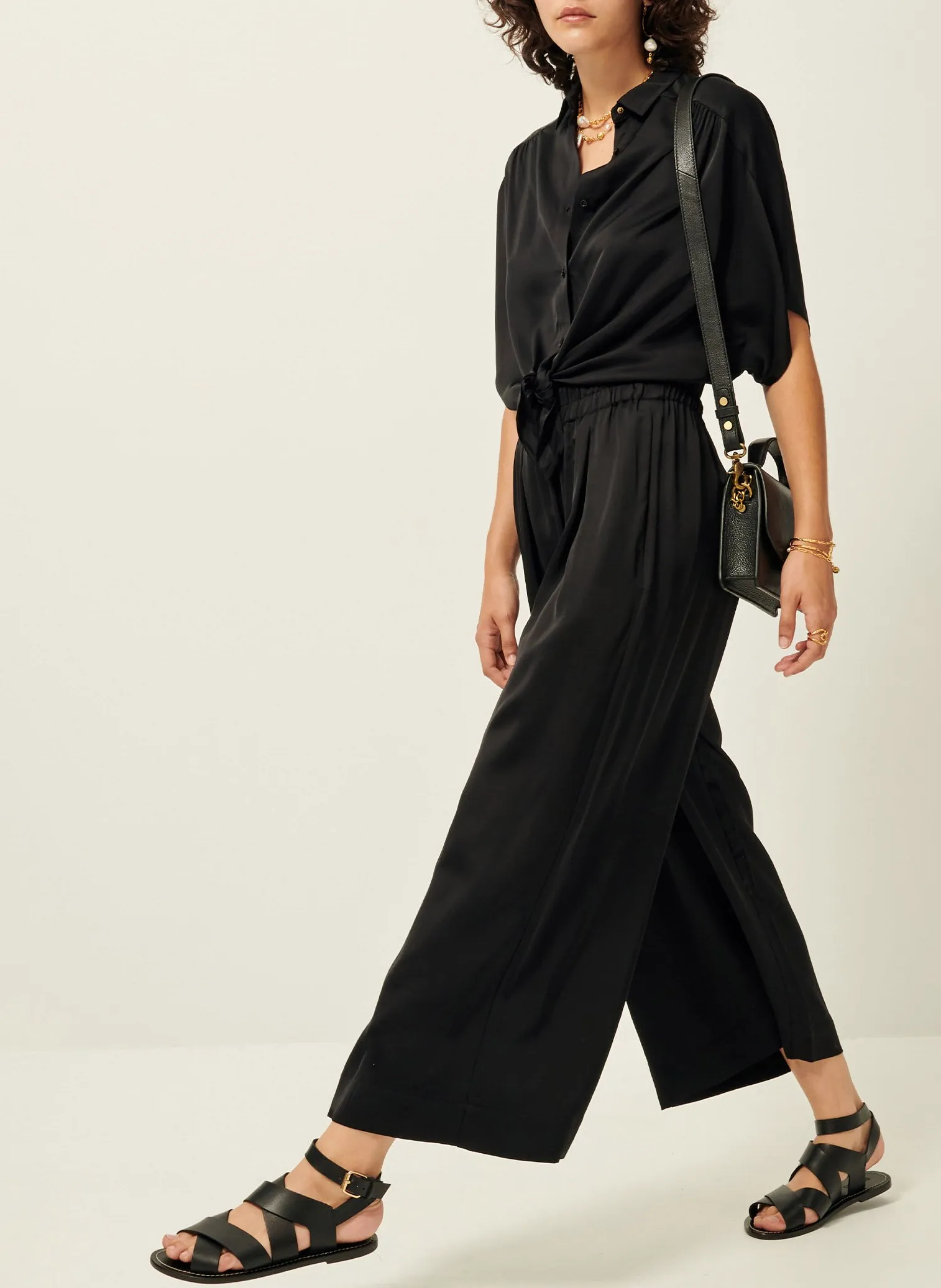 SESSUN ISLA NIGHT  PANTALóN ANCHO VAPOROSO DE TALLE ALTO EN NEGRO