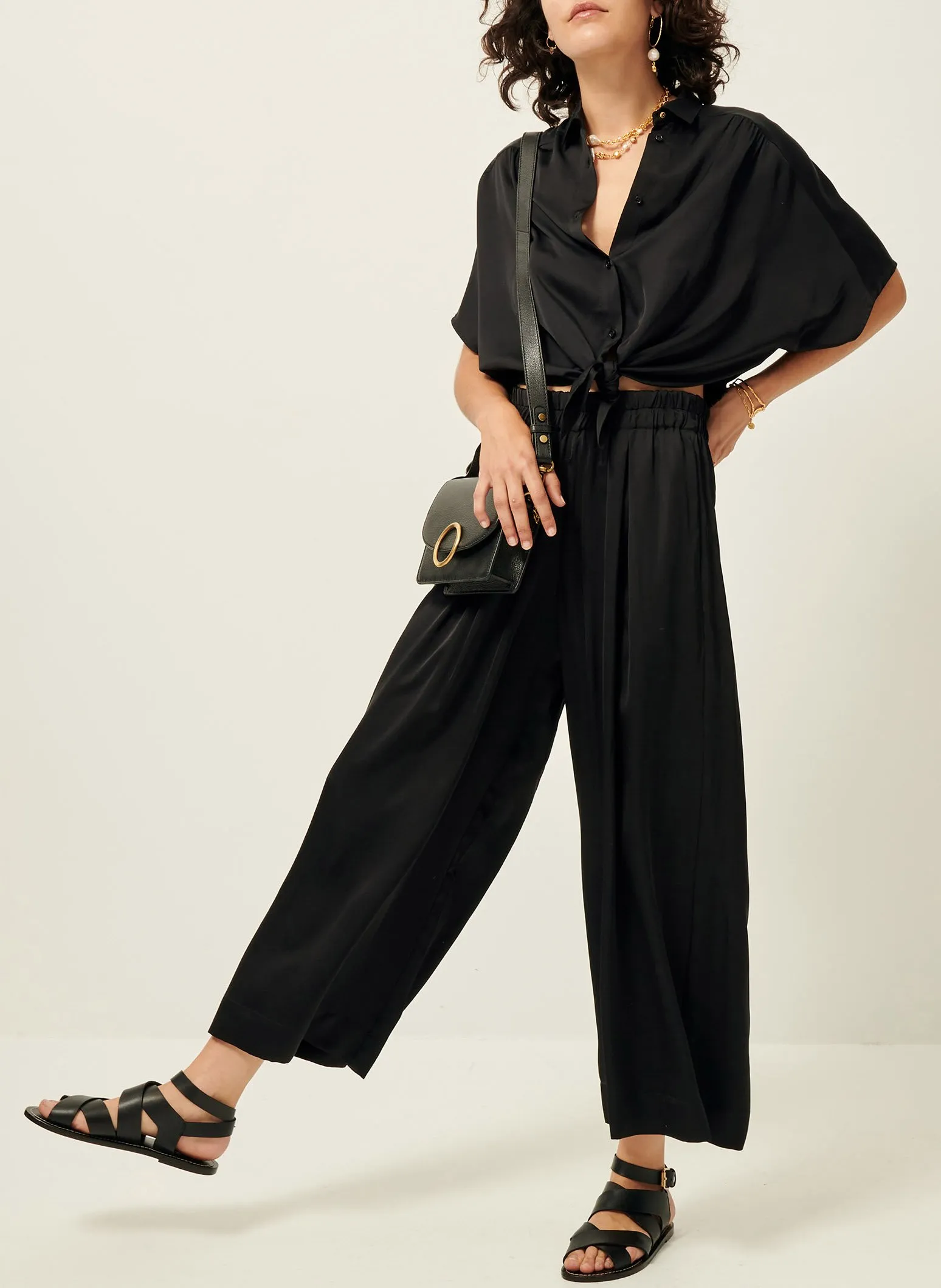 SESSUN ISLA NIGHT  PANTALóN ANCHO VAPOROSO DE TALLE ALTO EN NEGRO
