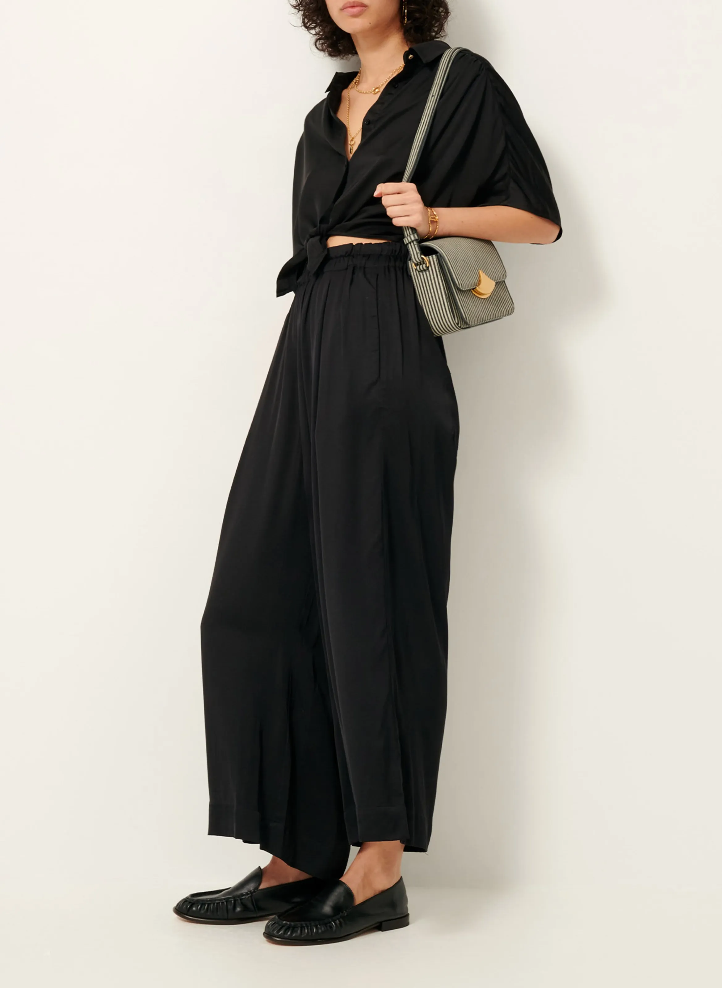 SESSUN ISLA NIGHT  PANTALóN ANCHO VAPOROSO DE TALLE ALTO EN NEGRO