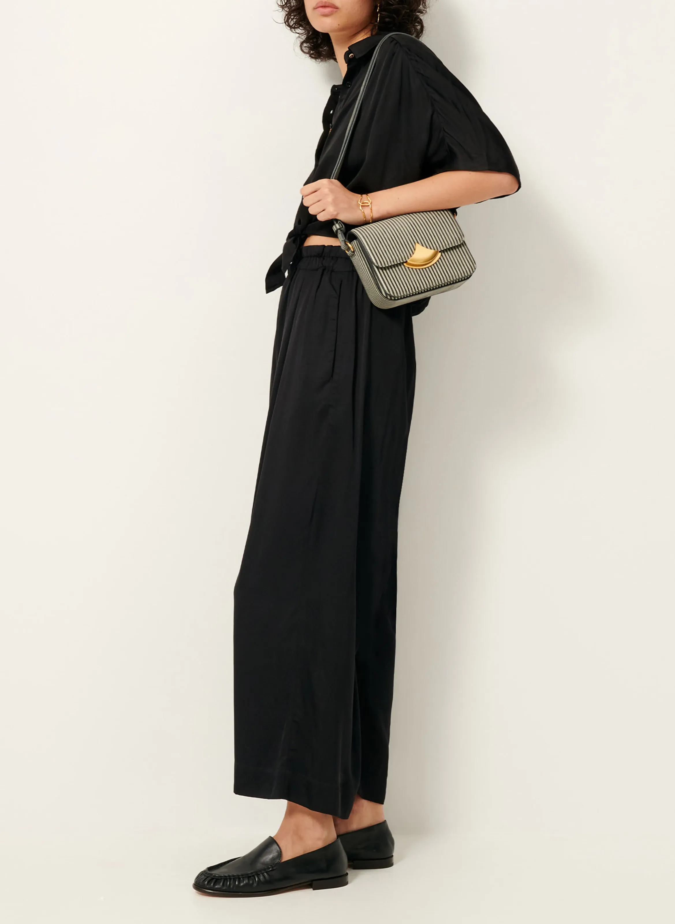 SESSUN ISLA NIGHT  PANTALóN ANCHO VAPOROSO DE TALLE ALTO EN NEGRO